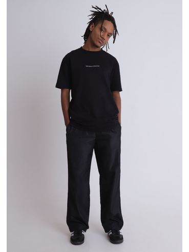 Calça de nylon
