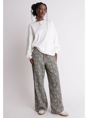 Calça baggy cintura média estampada