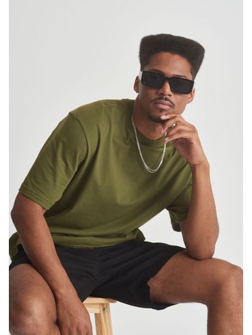 Camiseta básica  over fit verde oliva