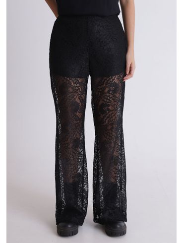 Calça flare em renda