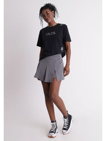 Short saia risca de giz