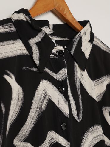 Camisa Ampla Estampada Plus Size Feminina PRETO
