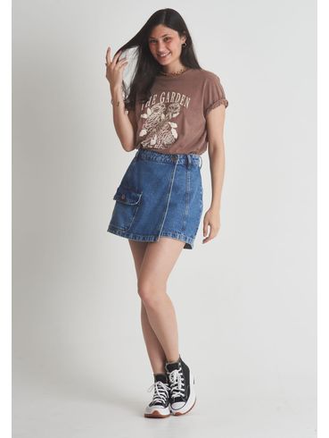 Saia jeans transpassada com bolso cargo