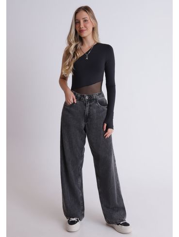 Calça jeans wide leg com lavanderia marmorizada