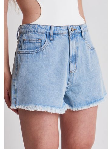 Short jeans brilhoso