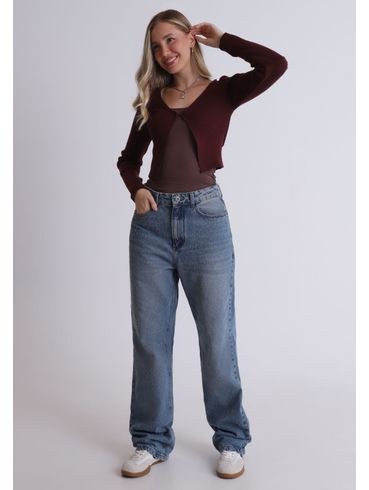 Calça jeans reta com puídos