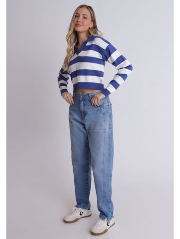 Calça jeans mom com recortes
