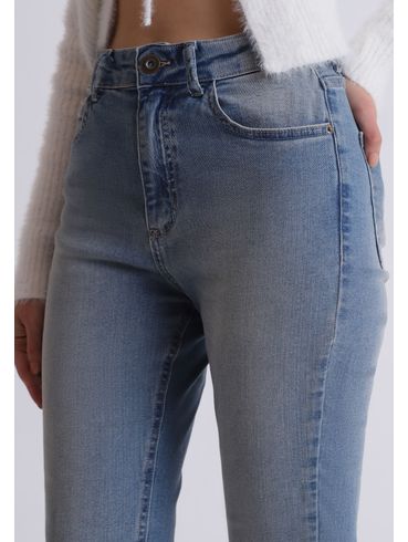 Calça jeans flare dirty