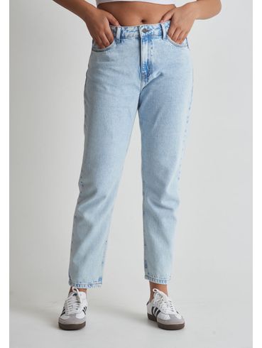 Calça jeans mom marmorizada