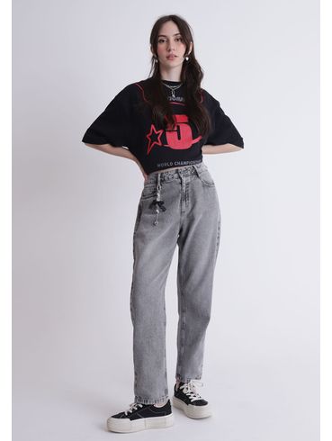 Calça jeans mom cintura média