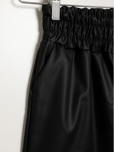 Short Clochard Juvenil Para Menina - PRETO